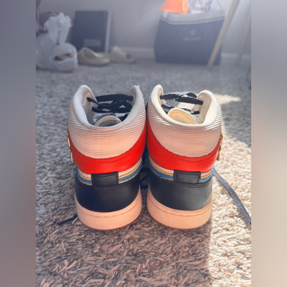 Jordan 1s - Picture 4 of 4